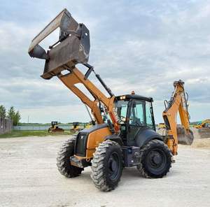 Para Retroexcavadora 695 ST y 580SN WT 4WD con Motor Cummins, Caja de Cambios, EROPS, Cucharón, Controles Piloto, Bomba de Motor, 110HP de Alta Eficiencia - Product Image 1