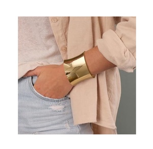 กำไลข้อมือทองเหลืองสีทองดีไซน์ทันสมัยสำหรับผู้หญิงสร้อยข้อมือเครื่องประดับสำหรับงานแต่งงานสร้อยข้อมือเครื่องประดับรูปทรงที่ดีที่สุดขายส่ง - Product Image 5