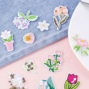 Parche bordado de tela de sarga hecho a mano de Pakistán, nuevo diseño personalizado, estilo cosido, plástico de PVC, forma de flor hecha a mano - Product Image 6