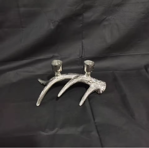 Candelabro de Aluminio Plateado Pulido de Dos Luces, Nuevo Diseño, Portavelas de Metal con Forma de Asta de Ciervo para Hogar y Hotel, Ideal para Navidad - Product Image 1