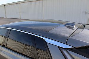 2023 Cadilllaac Lyriq RWD Debut Edition SUV Sky Cool Grey Interior Light Automatic 312-Mile Range Super Cruise Compatibilidad - Product Image 6