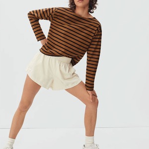 Top Corto de Algodón 100% al por Mayor para Mujer de Talla Grande, Logotipo Personalizado, Camiseta Transpirable Lisa de Alta Calidad - Product Image 3