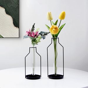 Jarrón de Flores de Metal, Decoración Moderna, Arte Floral para Mesa, Regalo para Amantes de las Flores, Decoración Minimalista para Estantes, Soporte Decorativo para Jarrones de Flores - Product Image 1