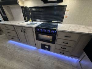 E-a-s-t To W-e-s-t A-l-t-a 1-9-0-0-M-M-K 2025 usado en venta - Product Image 5