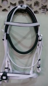 "Equine Elegance: Brida de caballo de PVC de primera calidad: artesanía superior para una comodidad, estilo y rendimiento incomparables en Equestri - Product Image 6