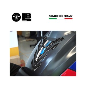 Adesivo Protettivo 3D in Resina per Serbatoio Compatibile con Moto BMW - Product Image 3