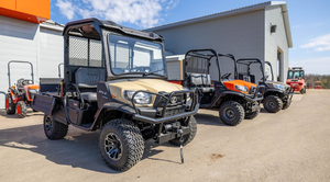 รถกระบะคูโบต้า 4x4 เครื่องยนต์ดีเซล พร้อมแร็คหลังคาโลหะ และกระบะท้ายสีส้ม - Product Image 2