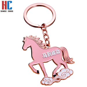 Porte-clés <span class=keywords><strong>Cheval</strong></span> 2026 en métal émaillé, plaqué or moderne, avec logo couleur personnalisé, fabriqué sur mesure par une usine avec une expérience de 23 ans, pour le Nouvel An Chinois et les entreprises - Product Image 5