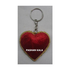 Couleur bordeaux Zari Zari Broderie Arbre de Noël Ornement Suspendu Forme de Coeur Porte-clés Tissu Matériel Utilisé Pour La Décoration De Noël - Product Image 1