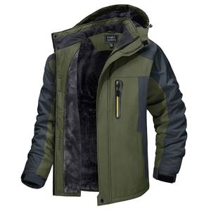 Échantillon gratuit vente en gros Doudoune noire personnalisée manteau d'hiver léger en duvet Service OEM Veste d'extérieur imperméable pour hommes - Product Image 1