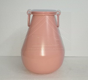 Florero de hierro de metal Premium hecho a mano con exquisito relieve y acabado de latón oxidado para un aspecto vintage sofisticado - Product Image 6