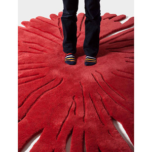 Tapis fait main de conception d'art moderne laine rouge personnalisée avec un matériau de jute en forme de fleur abstraite lavable pour une utilisation de pique-nique à la maison - Product Image 5