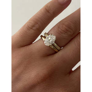 Anillo Ovalado con Diamante de Laboratorio Elise - Product Image 5