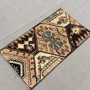 Petit tapis vintage de 1,7 x 3,1 pieds, tapis turc oriental brun - Product Image 2