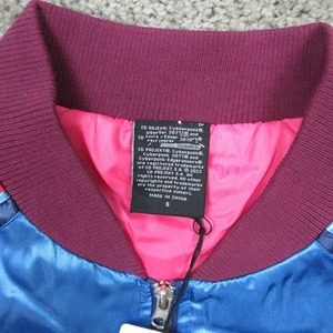 Chaqueta Deportiva Ligera de Satén Impermeable Personalizada OEM para Hombre, Estilo Universitario, Ropa Urbana de Béisbol con Cierre de Cremallera y Cuello Redondo, Forro Suave - Product Image 5