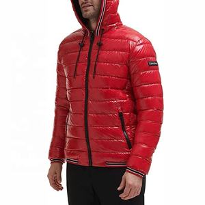 Nouvel arrivage de veste polaire chaude d'hiver à capuche pour hommes, manteau en polyester bon marché avec logo personnalisé et poches zippées épaisses et imperméables imprimées - Product Image 5