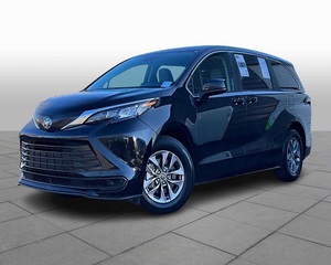 Toyota Sienna LE FWD 2024 Usada - con Bajo Kilometraje - Product Image 1