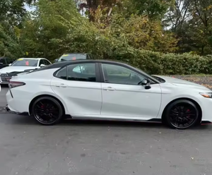 Camry TRD Sedán de 4 Puertas, Transmisión Automática de 6 Velocidades, Híbrido Eléctrico, Motor de 8 Cilindros, Volante a la Izquierda/Derecha, Usado, Cuero de Alta Calidad, Color Oscuro - Product Image 2