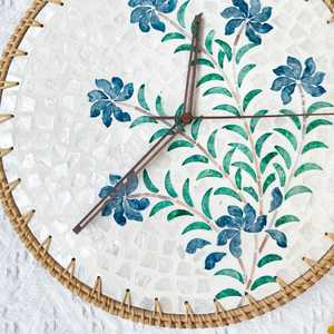 Horloge murale décorative suspendue en bois de rotin naturel avec des horloges murales de meilleure vente de nacre - Product Image 1