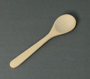 Couteau à dessert en bois naturel écologique avec bord dentelé, jetable, vente en gros, vaisselle en bois compostable et biodégradable - Product Image 1