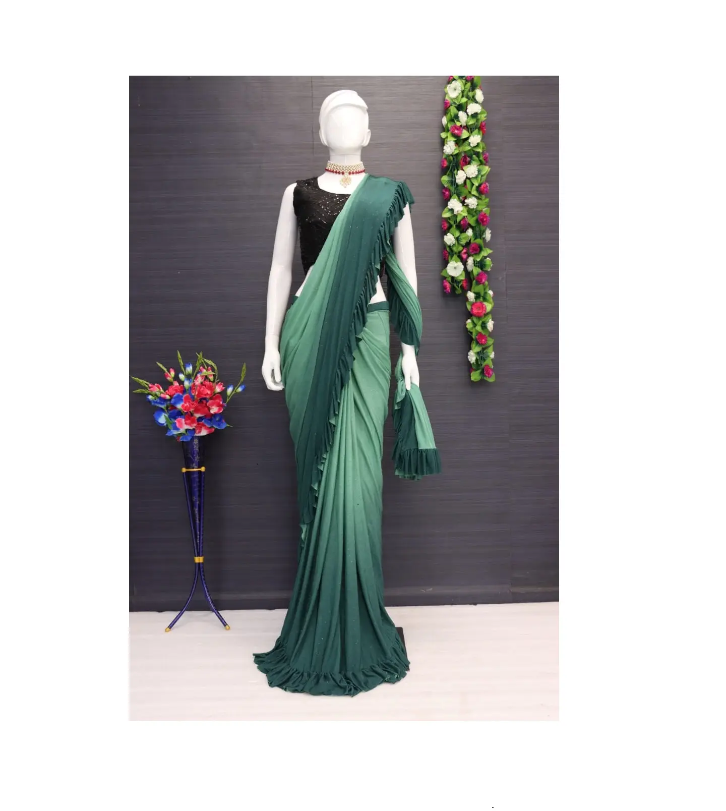 Prêt à Porter Saree Pour Femme Avec Tissu Importé et Paillettes Designer Party Wear