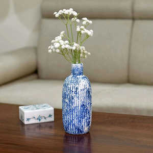 Vase en céramique à motifs indigo, style Art déco classique, en grès porcelaine traditionnel pour la décoration intérieure et l'affichage sur table. - Product Image 1