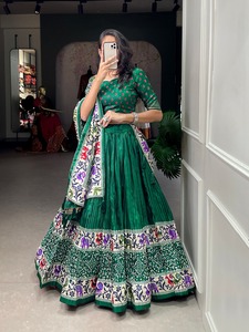 Nouveau Designer Heavy Georgette Pattola Gotta Bandhani imprimé soie Lehenga choli - Product Image 3