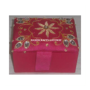 Boîte brodée à la main de couleur rose et or avec des motifs Zari, pour cadeaux de mariage et cadeaux d'affaires, prix d'usine antique - Product Image 1