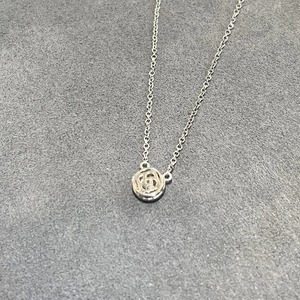 สร้อยคอจี้เพชรทรงโซลิแตร์แบบฮาโล ทองคำแท้ 14k ประดับเพชร VVS ที่ได้รับการรับรองจาก IGI สำหรับผู้หญิง ราคาขายส่ง - Product Image 4