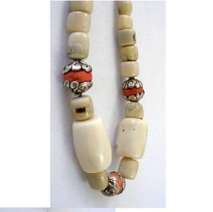 Perles blanches traditionnelles de bonne qualité, collier d'anniversaire multi-formes, mode quotidienne, perles en résine pour femmes, collier de perles en verre - Product Image 1