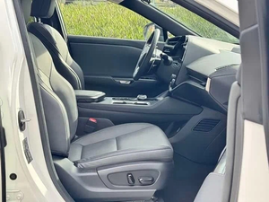 SUV Eléctrico Estilo 2024, Modelo EV Premium de Alta Gama, SUV Compacto de Lujo de 5 Puertas con Motor Turbo LED, en Buen Estado - Product Image 4