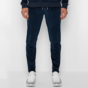 Chándal deportivo de dos piezas elegante personalizado de OEM, chándal de terciopelo con cremallera en blanco, chándal de terciopelo de talla grande para hombre con cinta lateral - Product Image 2