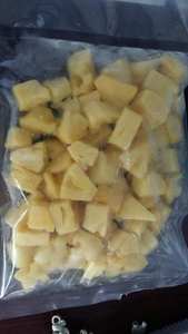 Trozos de piña congelada de Vietnam procesados con tecnología IQF para barras de jugo tropical, mezcla rellenos de panadería y congelados - Product Image 4