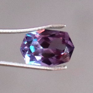 Pierre d'Alexandrite Naturelle Certifiée d'Alexandrite à Facettes 8.80CT Sharp Octogone Cut Alexandrite Loose Multi Color - Product Image 1