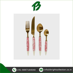 Suministro directo de fábrica de juego de cubiertos Juego de cubiertos con mango de resina de calidad superior Disponible a precio de mercado razonable - Product Image 2