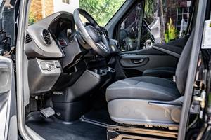 Mercedes Sprinter 2500 de 2019, conversion de fourgon de luxe, automatique, diesel turbo V6, roues arrière doubles, voiture électrique, occasion - Product Image 5