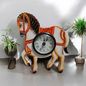 Horloges à quartz de table et de bureau en bois peintes à la main du Rajasthan moderne avec affichage à aiguilles - Product Image 3