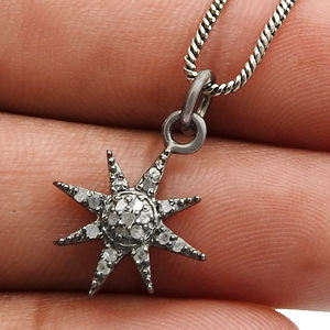 Colgante encantador en forma de estrella delicada con rodio negro elaborado a partir de Plata de Ley 925 conjunto pavimentado colgante bohemio en forma de estrella de diamante - Product Image 1