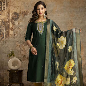 ชุดคุर्ตาผ้าไหมวิสโคสแท้จากรัสเซียสำหรับผู้หญิง พร้อมผ้าคลุมไหล่ผ้าชานเดรีลายแจ็คการ์ดประดับเลื่อม ชุดลำลองสำหรับผู้หญิง - Product Image 1