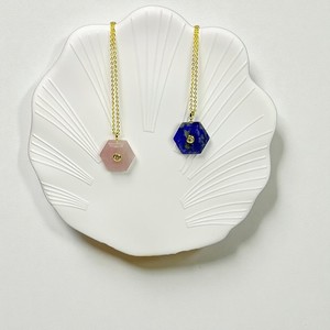 Collier avec pendentif en argent 925 avec incrustation hexagonale d'apatite bleue, charme chrétien, bijoux faits à la main - Product Image 2