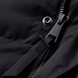 Venta al por mayor de los hombres de invierno bombardero chaqueta acolchada de alta calidad logotipo personalizado negro abajo ropa de fitness con soporte de cuello tela de lona - Product Image 6