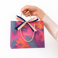 Sac en papier recyclable en carton ivoire 2025, vente directe usine, pour chaussures et vêtements, avec poignée longue, sérigraphié et surface vernie