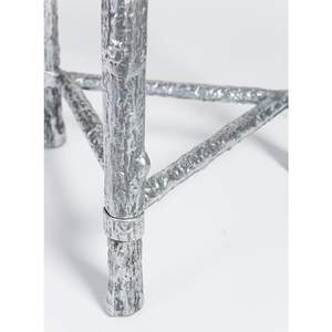 Table d'appoint et d'appoint en fonte d'aluminium Table d'appoint occasionnelle Finition étain avec patine DE MZ INTERNATIONAL - Product Image 4