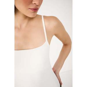 บอดี้สูทสายเดี่ยวบางเบาพร้อมโลโก้ด้านหน้า ผ้าฝ้าย 100% - Product Image 4
