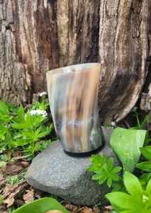 Tasse en corne de vache naturelle sculptée au design moderne style ange viking tasse en corne de vache véritable pour boire de la bière - Product Image 3