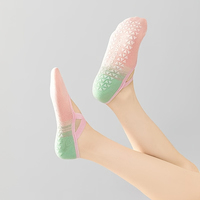 Chaussettes de yoga et de Pilates en coton antidérapantes pour femmes, chaussettes de sport tricotées avec logo personnalisable, chaussettes de Pilates sans couture avec grip