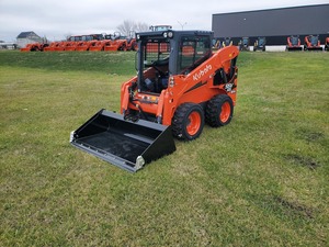 คูโบต้า SSV65 ปี 2025 รถตักล้อยางไฮดรอลิกแบบไหลสูง พร้อมหัวต่อไฮดรอลิกแบบเร็ว ระบบควบคุมอเนกประสงค์ ชุดต่อสายไฟ 14 พิน - Product Image 3