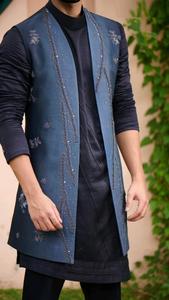 BORDADO DE DISEÑO deslumbrante en PANTALÓN SHRUGSHERWANI DE NOVIO con CRISTAL EMBELLECIDO BEADSDABKA TRABAJO BODA = 2024 - Product Image 2