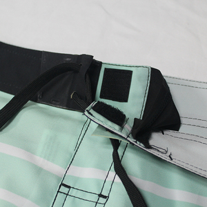 2025 Cool Feeling elástico gimnasio Fitness cintura dobladillo hombres pantalones cortos para correr Atlético gimnasio desgaste pantalones cortos con bolsillo trasero con cremallera - Product Image 4