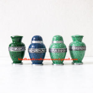 Precio de fábrica pequeña urna de cremación verde de aluminio para decoración del hogar para cenizas humanas o restos de bebés de la India - Product Image 3